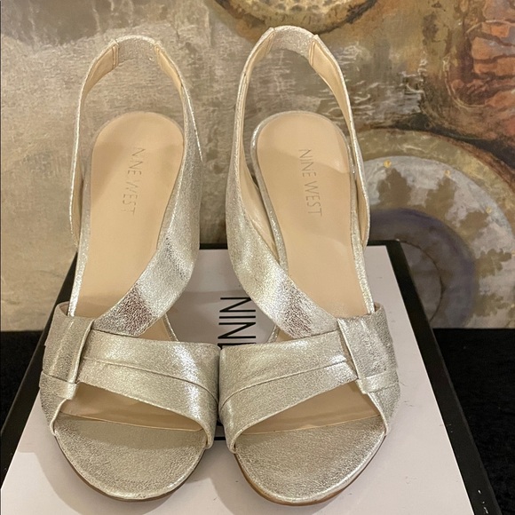 Nine West Silver Heels - Picture 3 of 10